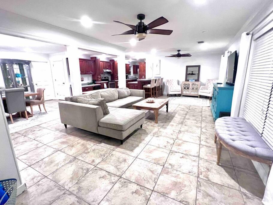 4/3 Home Centrally Located, Beach, Casino, Airport, Dining, Golfing, Shopping, Entertainment 걸프포트 외부 사진
